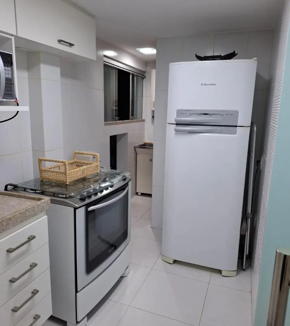 Bonito Apto Pe Na Areia Aprox 50M Da Praia Do Forte Cabo Frio Com 90M2 Ar Cond Nos 2 Quartos E Nas Camas Temos Colchoes Botafogo Ortopedicos D65 E Na Sala Tem Tv A Cabo Premiere Netflix Fica No Predio Da Lanchonete Play Gui E Rest Vira Verao Appartement